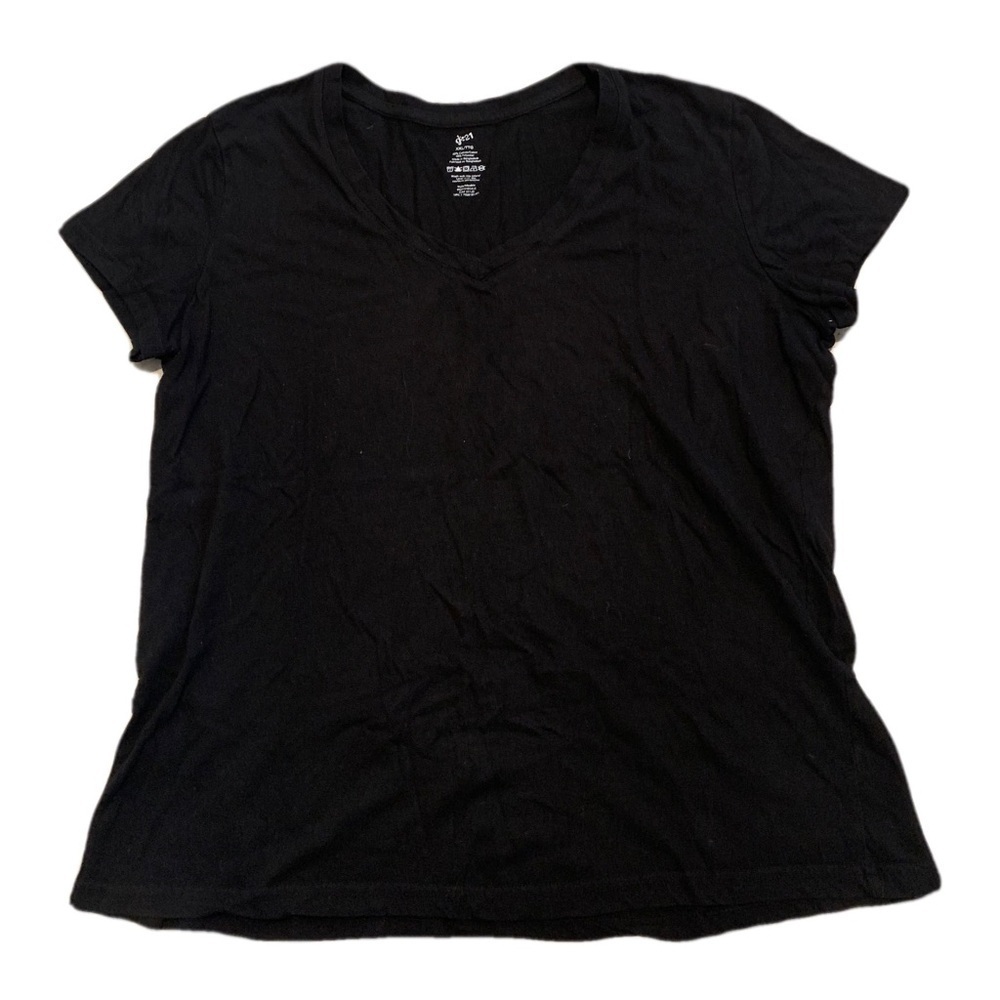 3/$15 d.21 Black V-Neck T-Shirt, Size XXL